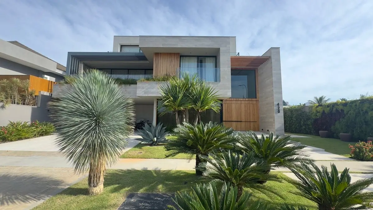 Casa Triplex com 4 Suítes – Projeto Aurora Grei